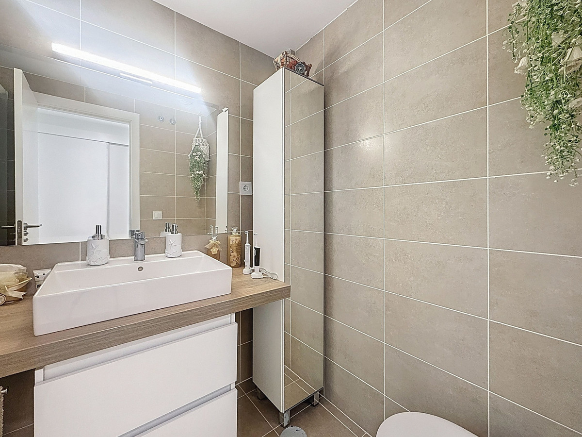 3 Bed Apartment for sale in Estepona Costa Del Sol, Málaga, Spain