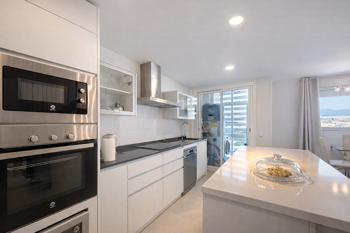3 Bed Apartment for sale in Estepona Costa Del Sol, Málaga, Spain
