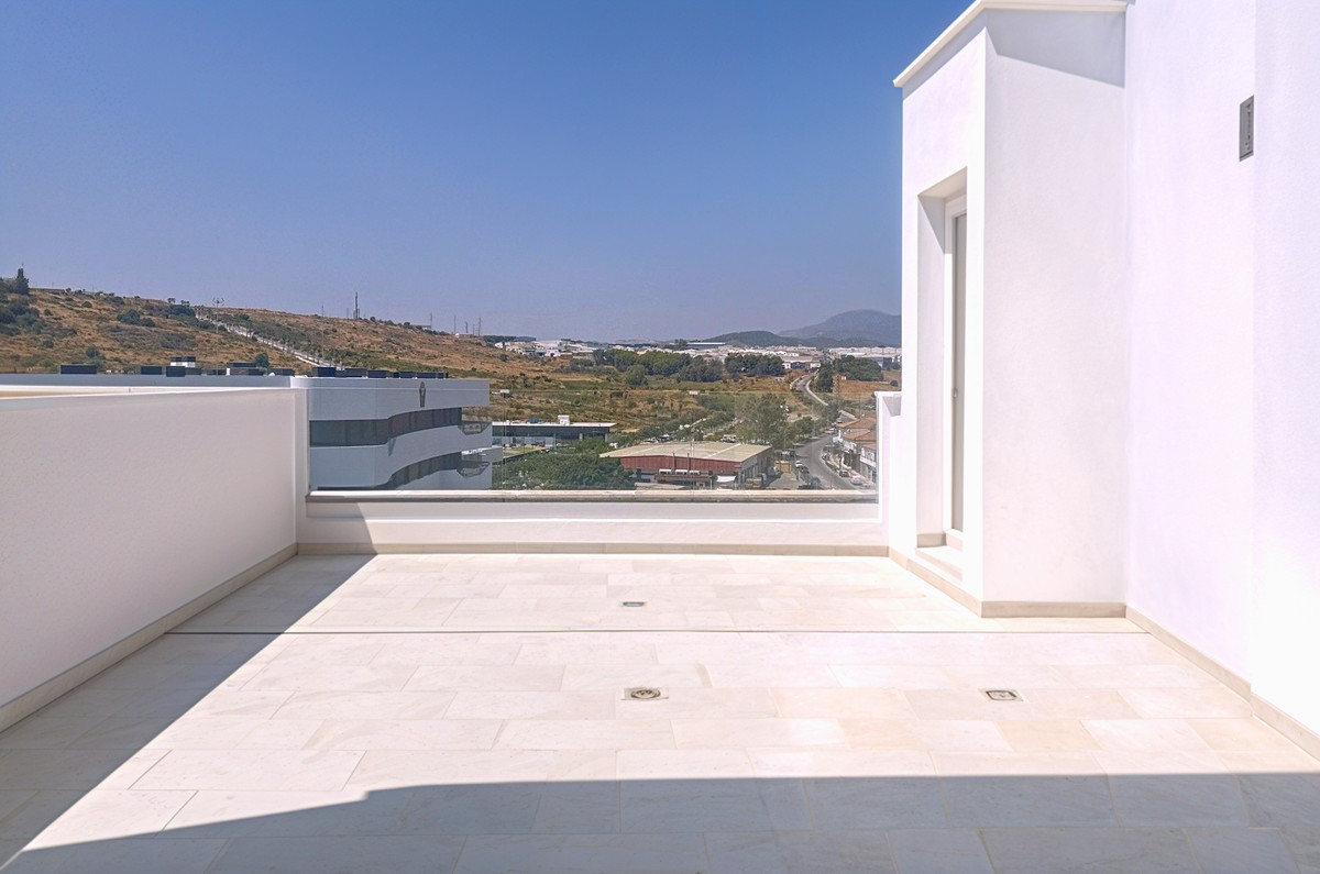 3 Bed Apartment for sale in Estepona Costa Del Sol, Málaga, Spain