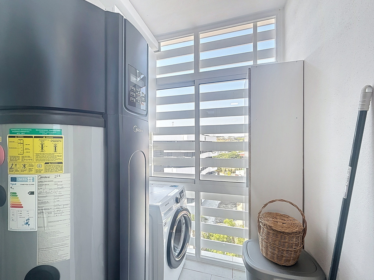 3 Bed Apartment for sale in Estepona Costa Del Sol, Málaga, Spain