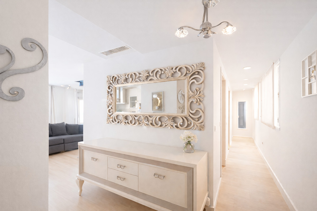 3 Bed Apartment for sale in Estepona Costa Del Sol, Málaga, Spain