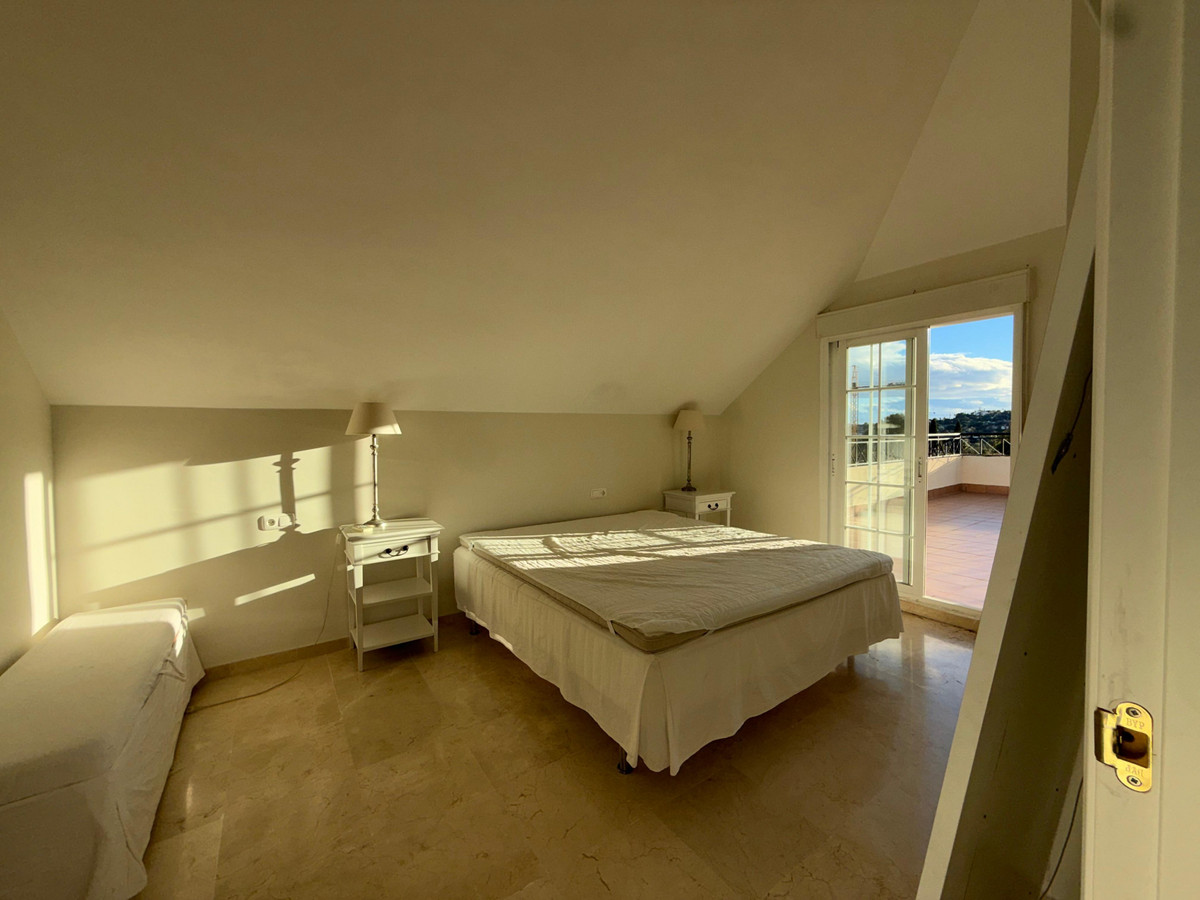 4 Bed Apartment for sale in Nueva Andalucía Costa Del Sol, Málaga, Spain