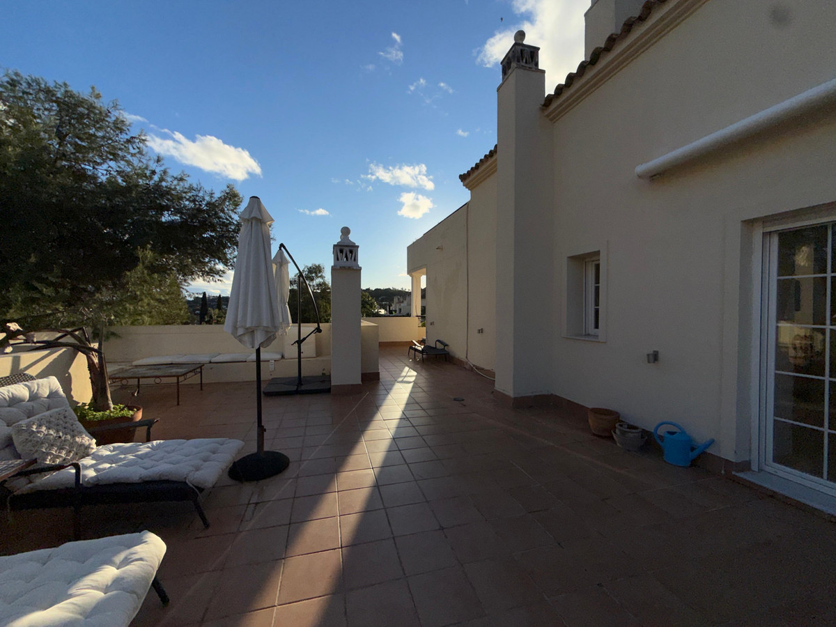4 Bed Apartment for sale in Nueva Andalucía Costa Del Sol, Málaga, Spain