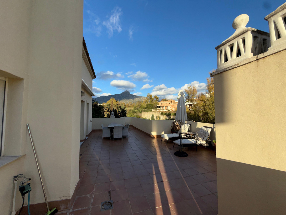 4 Bed Apartment for sale in Nueva Andalucía Costa Del Sol, Málaga, Spain