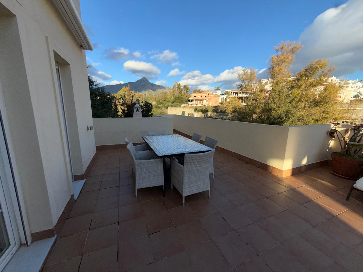 4 Bed Apartment for sale in Nueva Andalucía Costa Del Sol, Málaga, Spain