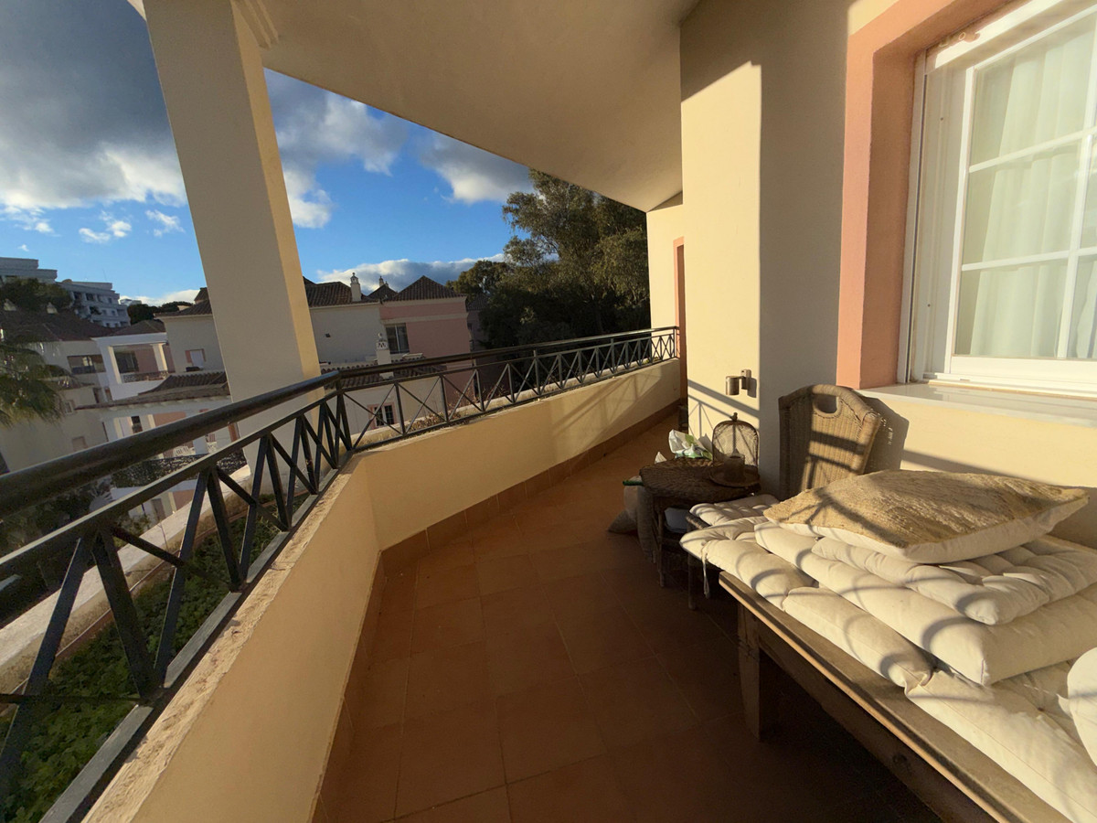 4 Bed Apartment for sale in Nueva Andalucía Costa Del Sol, Málaga, Spain