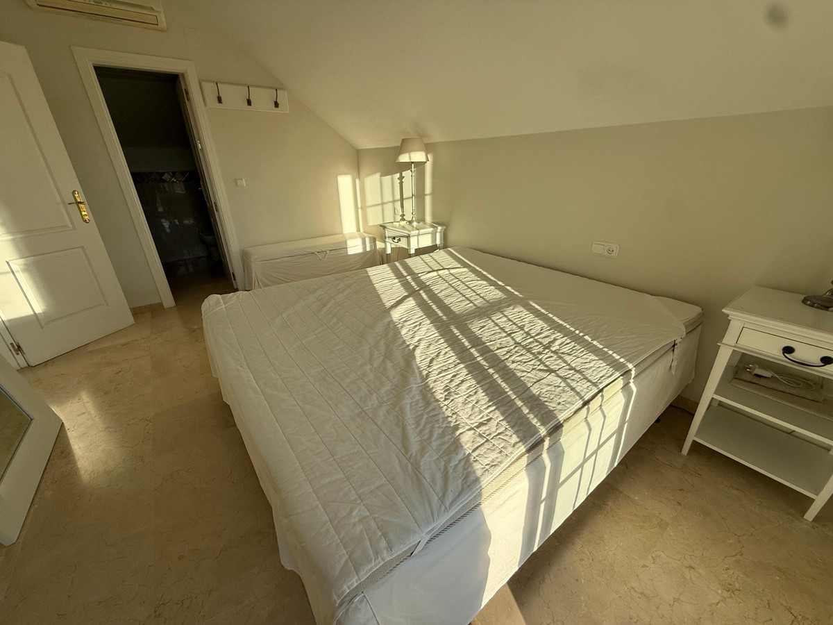 4 Bed Apartment for sale in Nueva Andalucía Costa Del Sol, Málaga, Spain