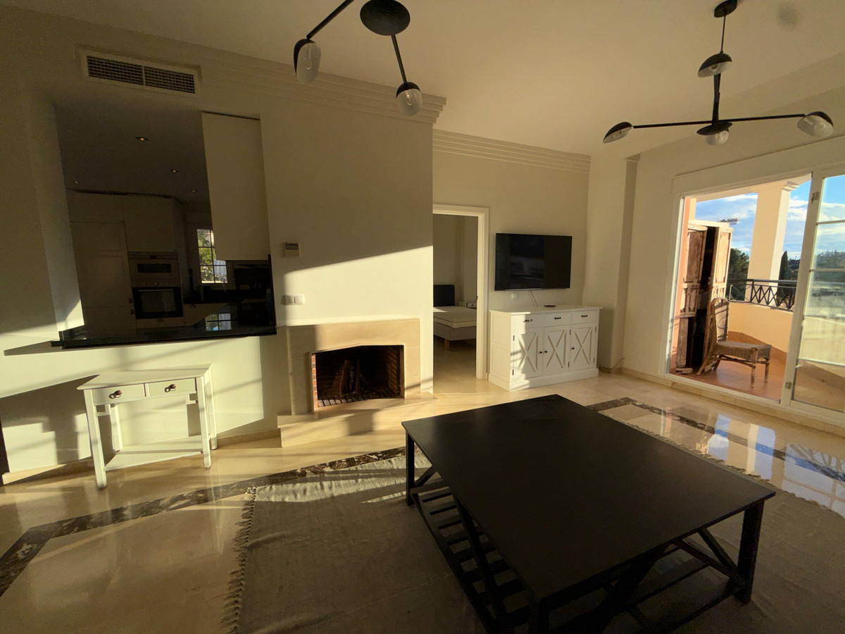 4 Bed Apartment for sale in Nueva Andalucía Costa Del Sol, Málaga, Spain