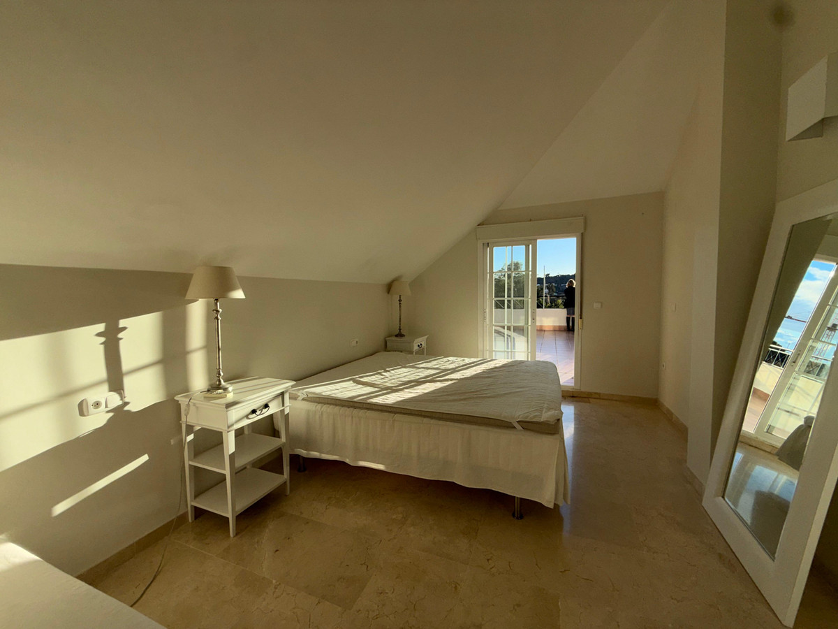 4 Bed Apartment for sale in Nueva Andalucía Costa Del Sol, Málaga, Spain