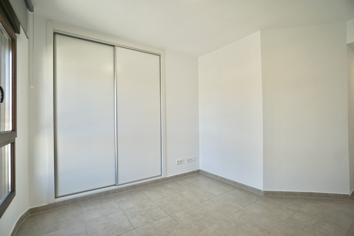 Se vende Apartamento Planta Media de 2 dormitorios en Costa Blanca, Alicante, España