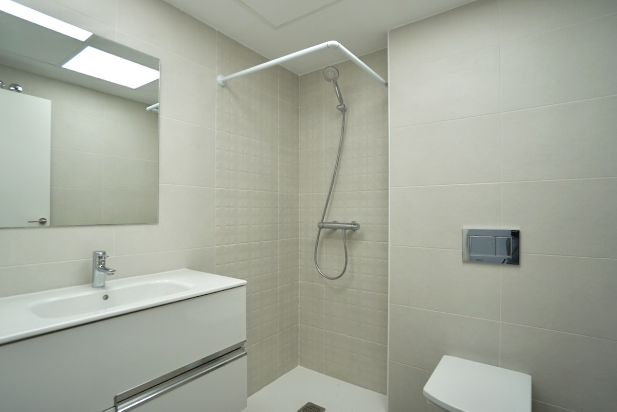 Se vende Apartamento Planta Media de 2 dormitorios en Costa Blanca, Alicante, España