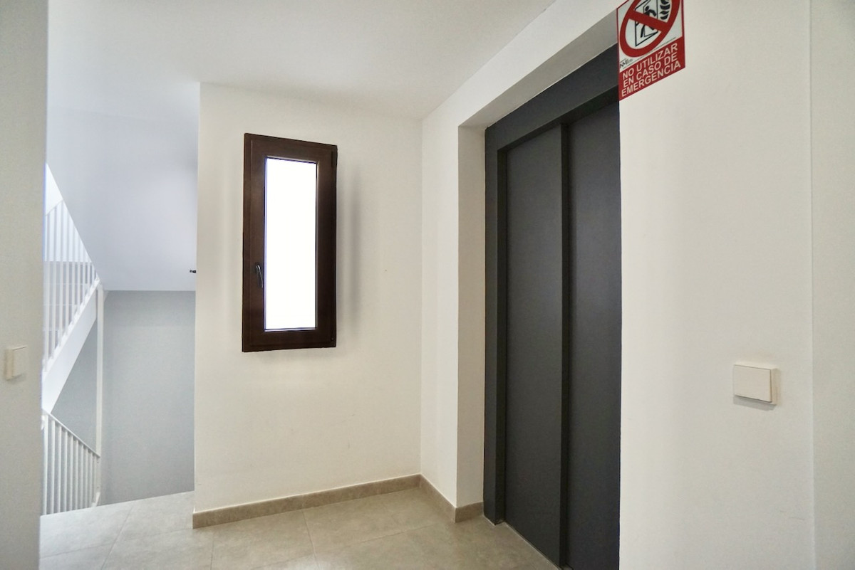 Se vende Apartamento Planta Media de 2 dormitorios en Costa Blanca, Alicante, España