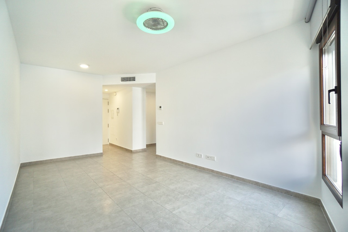 Se vende Apartamento Planta Media de 2 dormitorios en Costa Blanca, Alicante, España