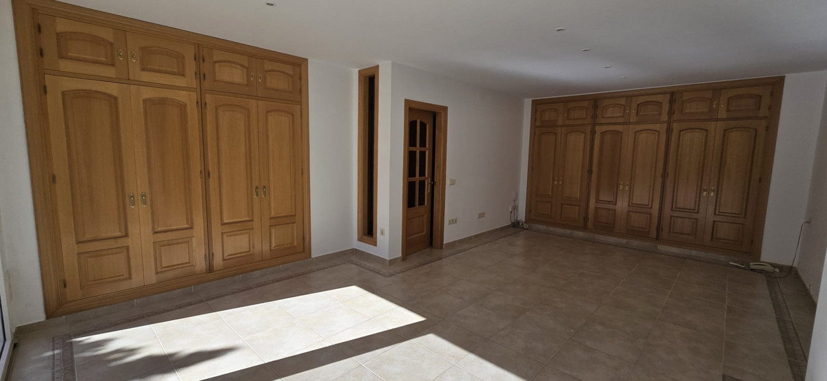 Se vende Villa - Chalet de 6 dormitorios en Costa Del Sol, Málaga, España