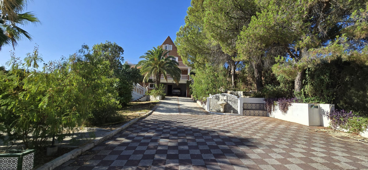 Se vende Villa - Chalet de 6 dormitorios en Costa Del Sol, Málaga, España