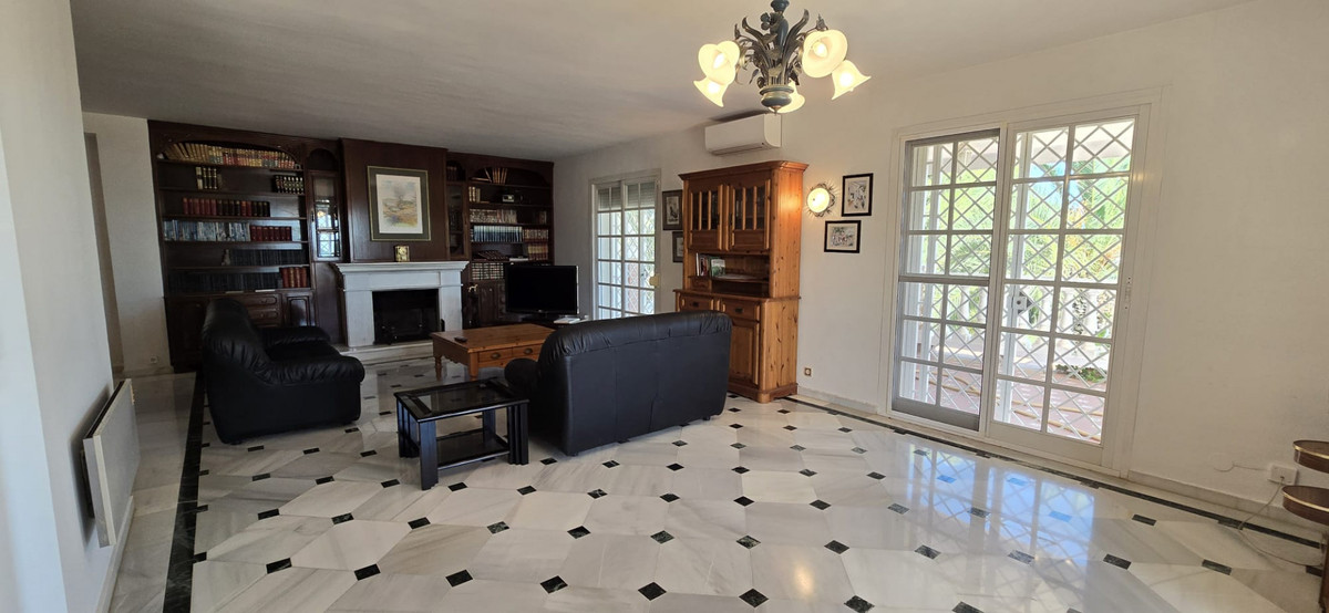Se vende Villa - Chalet de 6 dormitorios en Costa Del Sol, Málaga, España