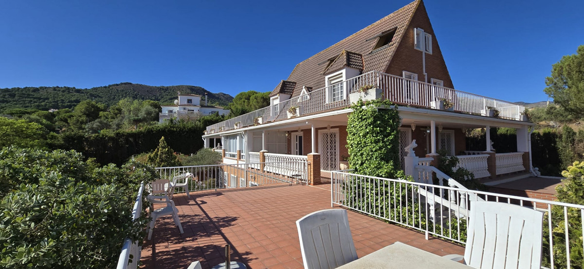 Se vende Villa - Chalet de 6 dormitorios en Costa Del Sol, Málaga, España