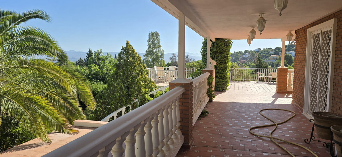 Se vende Villa - Chalet de 6 dormitorios en Costa Del Sol, Málaga, España