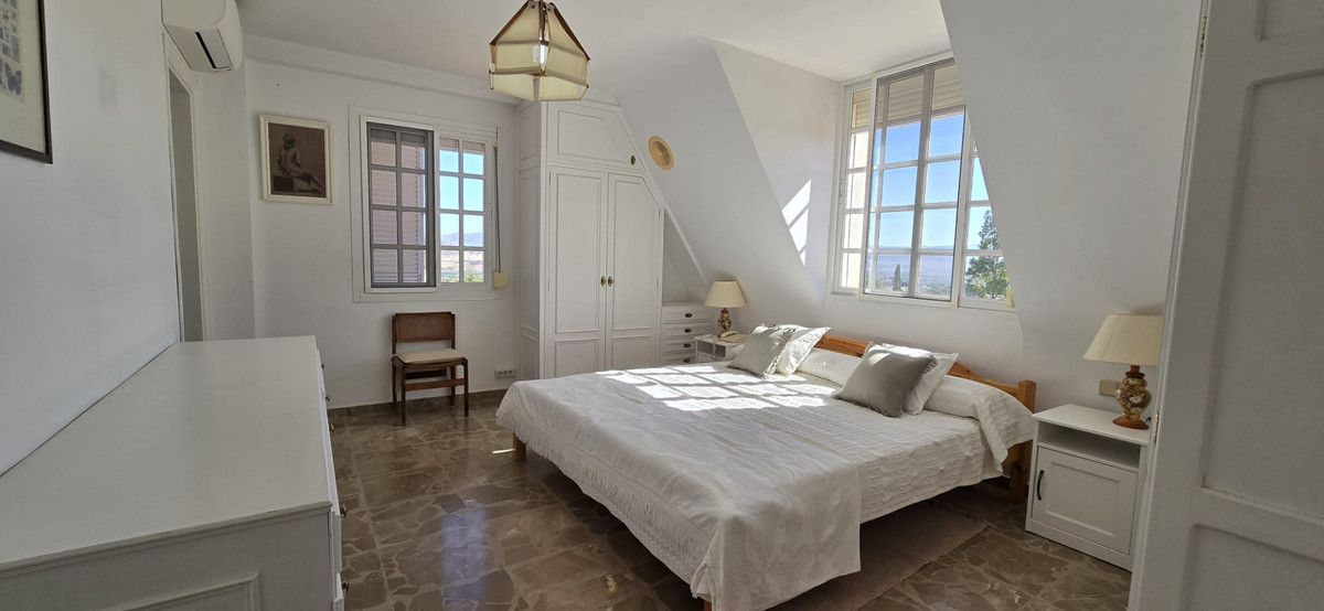 Se vende Villa - Chalet de 6 dormitorios en Costa Del Sol, Málaga, España