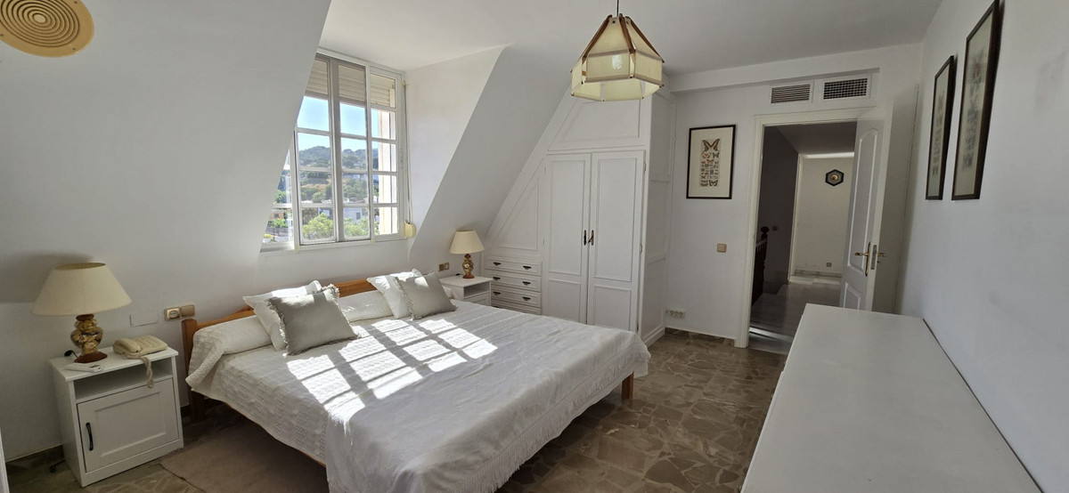 Se vende Villa - Chalet de 6 dormitorios en Costa Del Sol, Málaga, España