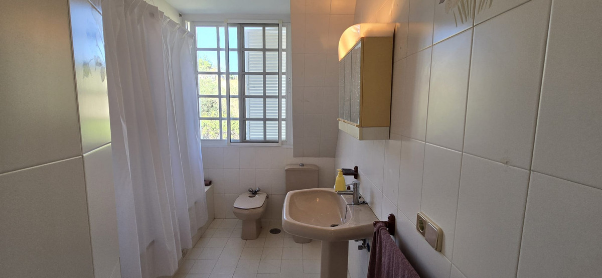 Se vende Villa - Chalet de 6 dormitorios en Costa Del Sol, Málaga, España