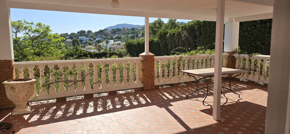 Se vende Villa - Chalet de 6 dormitorios en Costa Del Sol, Málaga, España