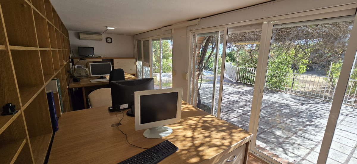 Se vende Villa - Chalet de 6 dormitorios en Costa Del Sol, Málaga, España