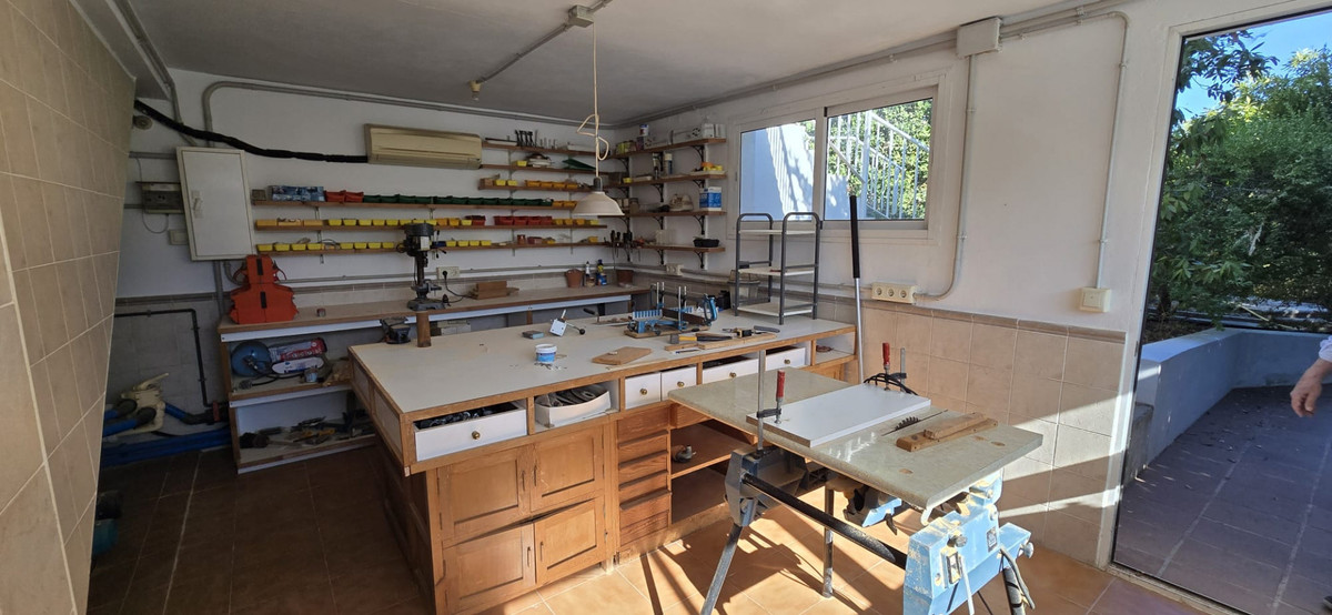 Se vende Villa - Chalet de 6 dormitorios en Costa Del Sol, Málaga, España