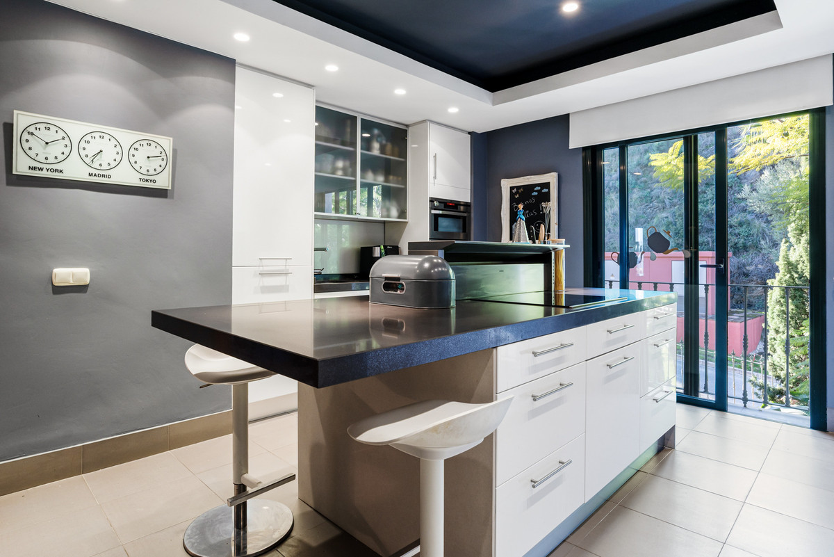 3 Bed Apartment for sale in Monte Halcones Costa Del Sol, Málaga, Spain