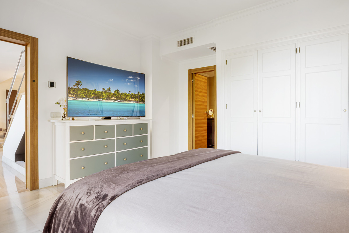 3 Bed Apartment for sale in Monte Halcones Costa Del Sol, Málaga, Spain