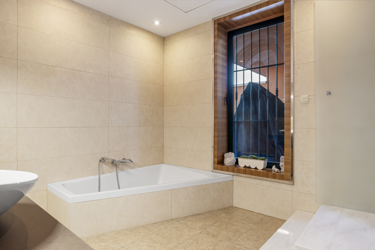 3 Bed Apartment for sale in Monte Halcones Costa Del Sol, Málaga, Spain