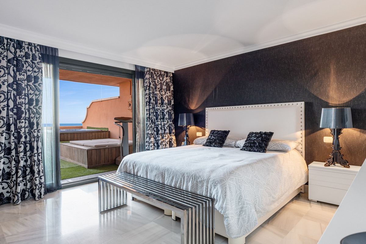 3 Bed Apartment for sale in Monte Halcones Costa Del Sol, Málaga, Spain