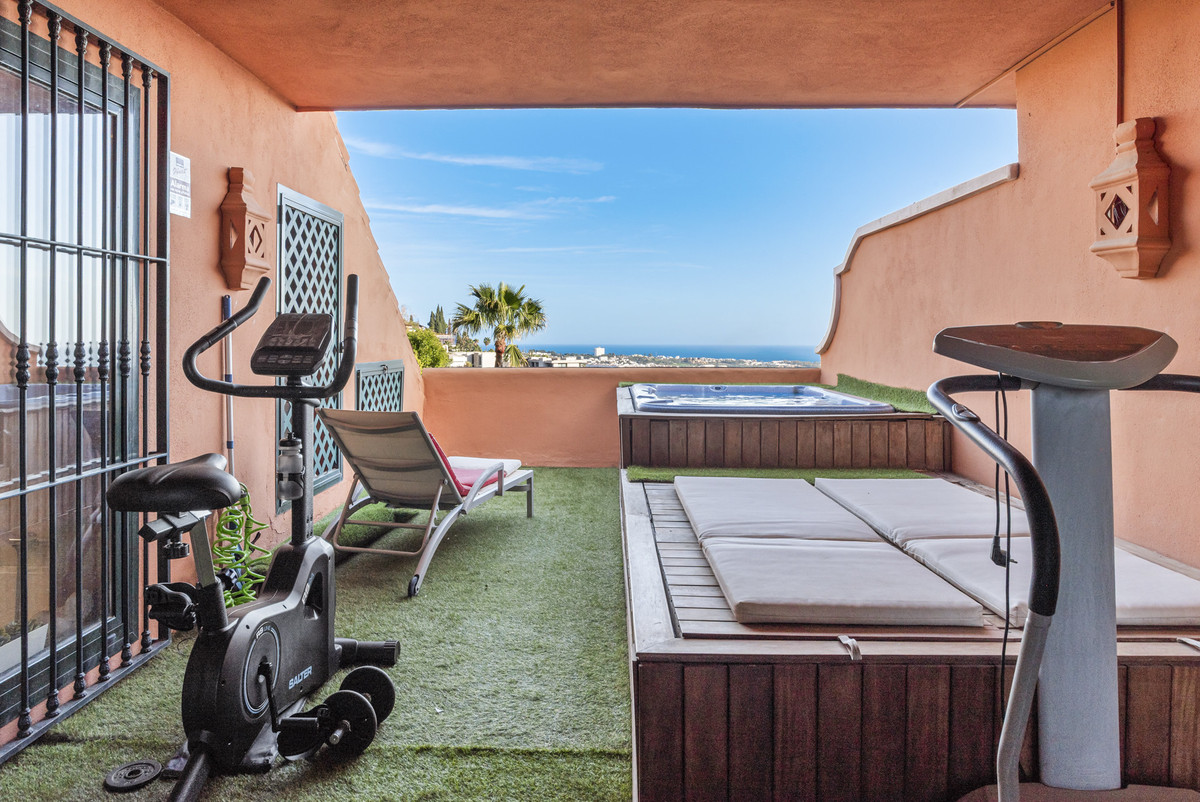 3 Bed Apartment for sale in Monte Halcones Costa Del Sol, Málaga, Spain