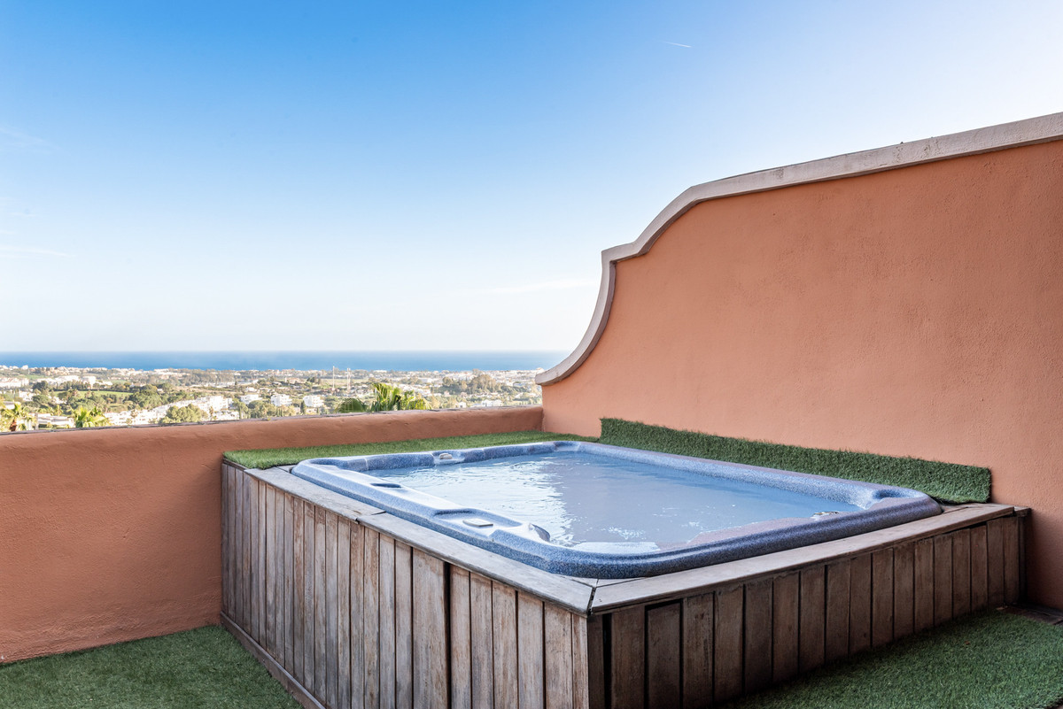3 Bed Apartment for sale in Monte Halcones Costa Del Sol, Málaga, Spain