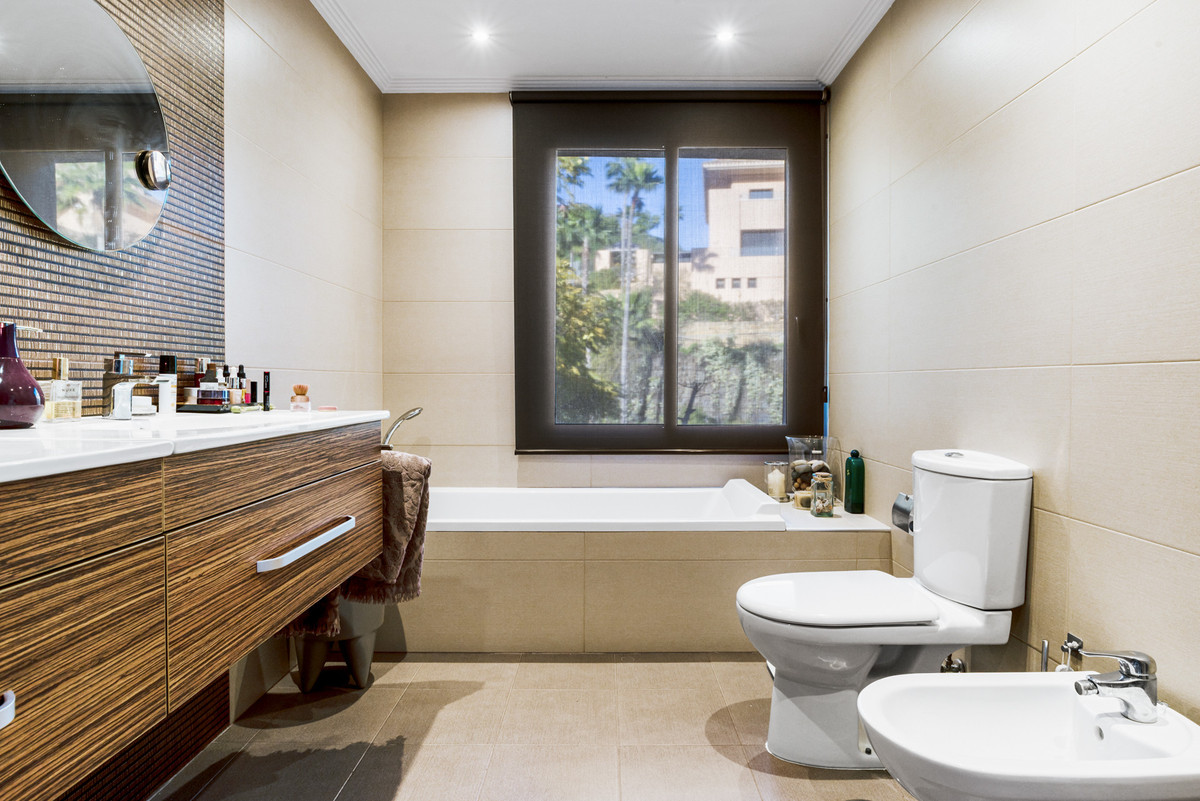 3 Bed Apartment for sale in Monte Halcones Costa Del Sol, Málaga, Spain
