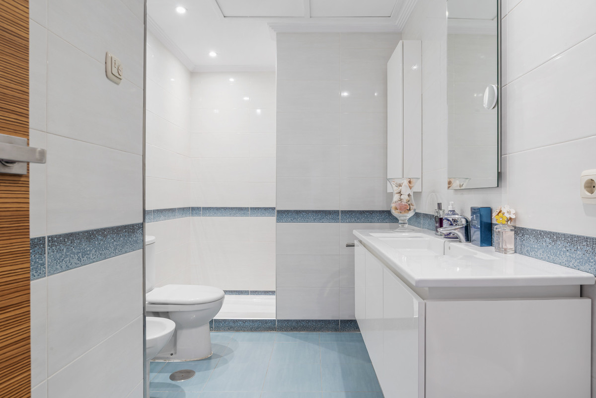3 Bed Apartment for sale in Monte Halcones Costa Del Sol, Málaga, Spain