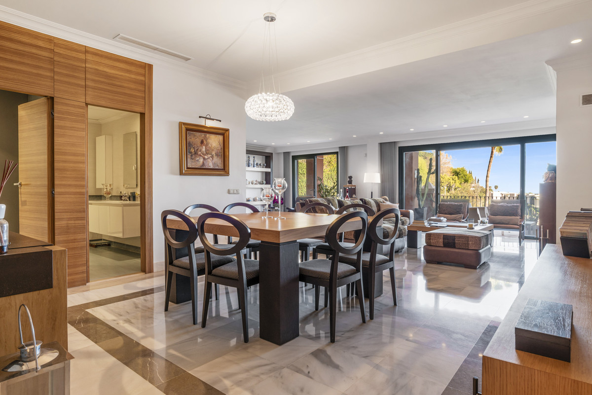 3 Bed Apartment for sale in Monte Halcones Costa Del Sol, Málaga, Spain