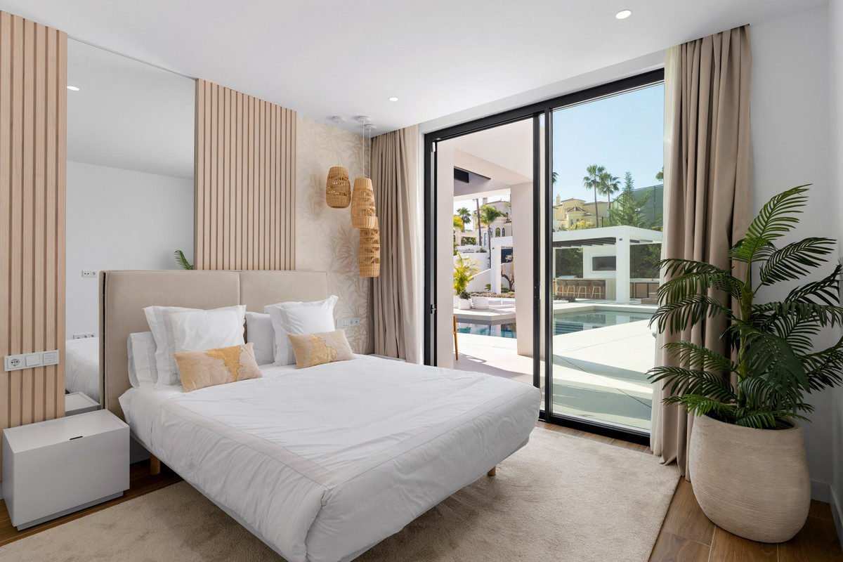 Se vende Villa - Chalet de 6 dormitorios en Costa Del Sol, Málaga, España