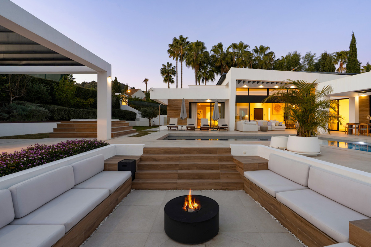 Se vende Villa - Chalet de 6 dormitorios en Costa Del Sol, Málaga, España