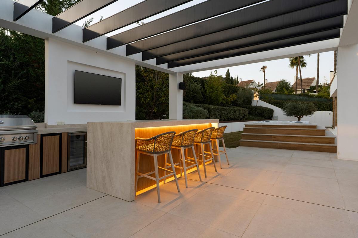 Se vende Villa - Chalet de 6 dormitorios en Costa Del Sol, Málaga, España