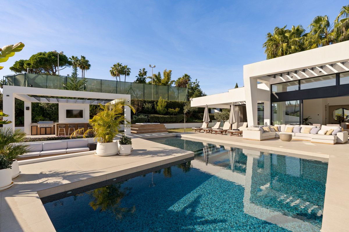 Se vende Villa - Chalet de 6 dormitorios en Costa Del Sol, Málaga, España