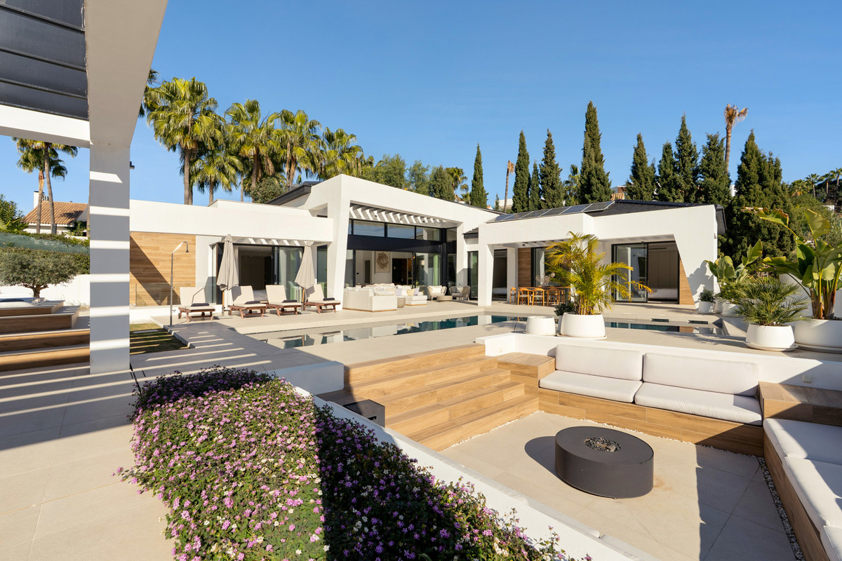 Se vende Villa - Chalet de 6 dormitorios en Costa Del Sol, Málaga, España