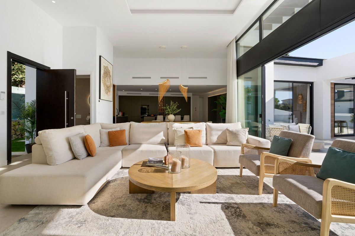 Se vende Villa - Chalet de 6 dormitorios en Costa Del Sol, Málaga, España