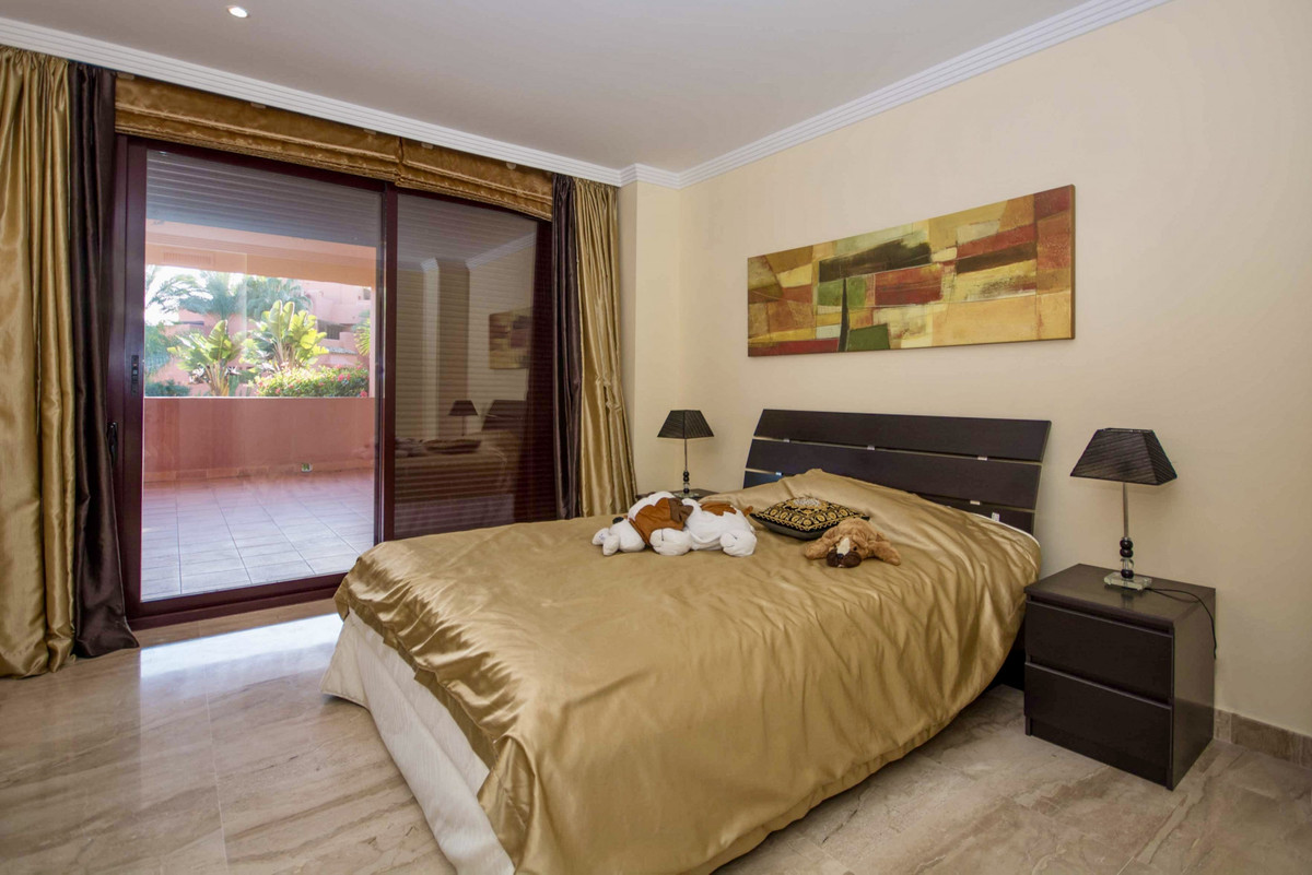4 Bed Apartment for sale in Estepona Costa Del Sol, Málaga, Spain