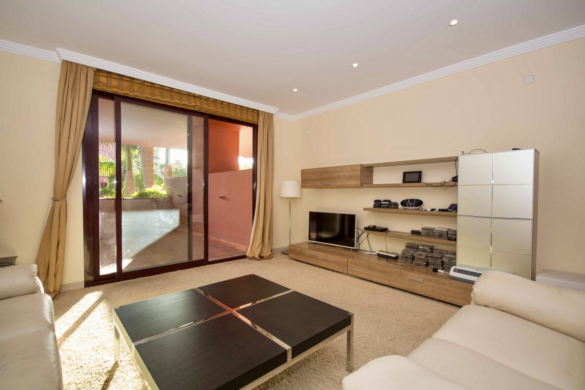 4 Bed Apartment for sale in Estepona Costa Del Sol, Málaga, Spain