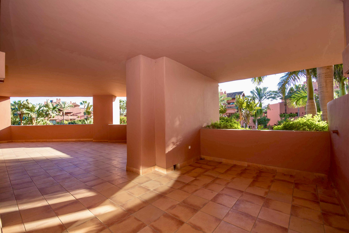 4 Bed Apartment for sale in Estepona Costa Del Sol, Málaga, Spain