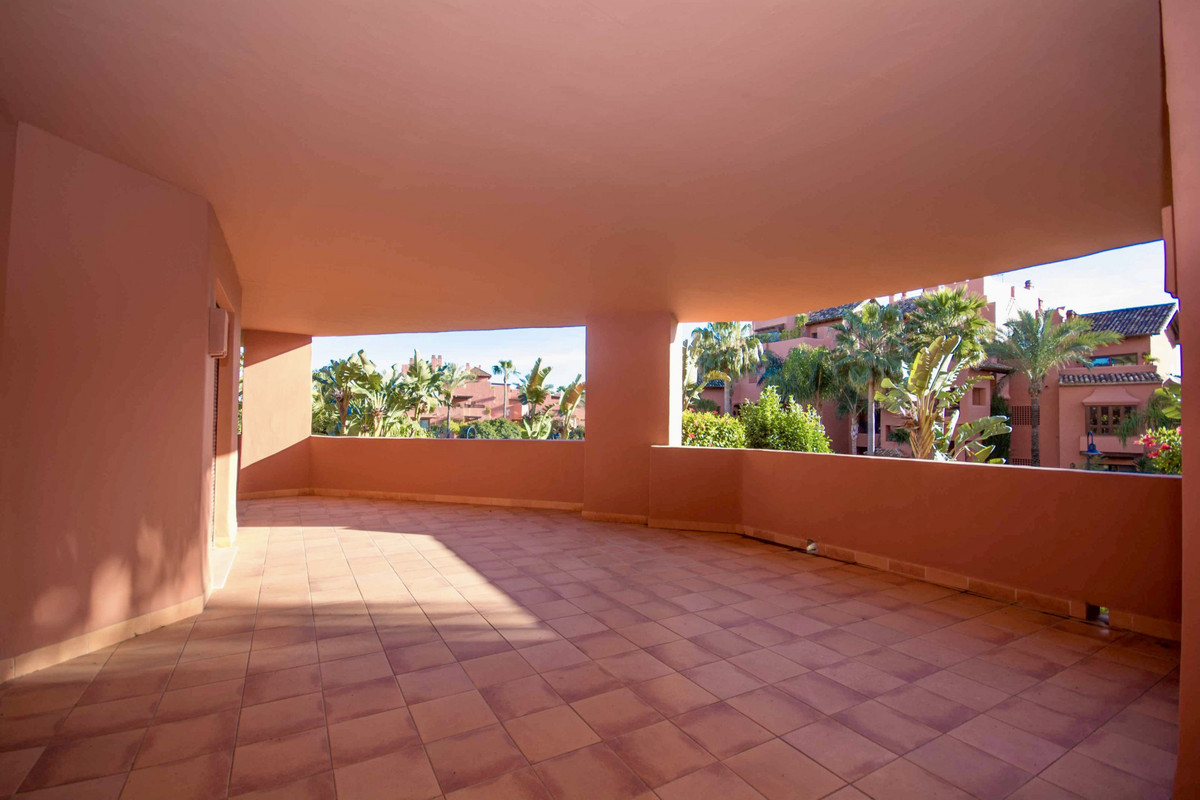 4 Bed Apartment for sale in Estepona Costa Del Sol, Málaga, Spain