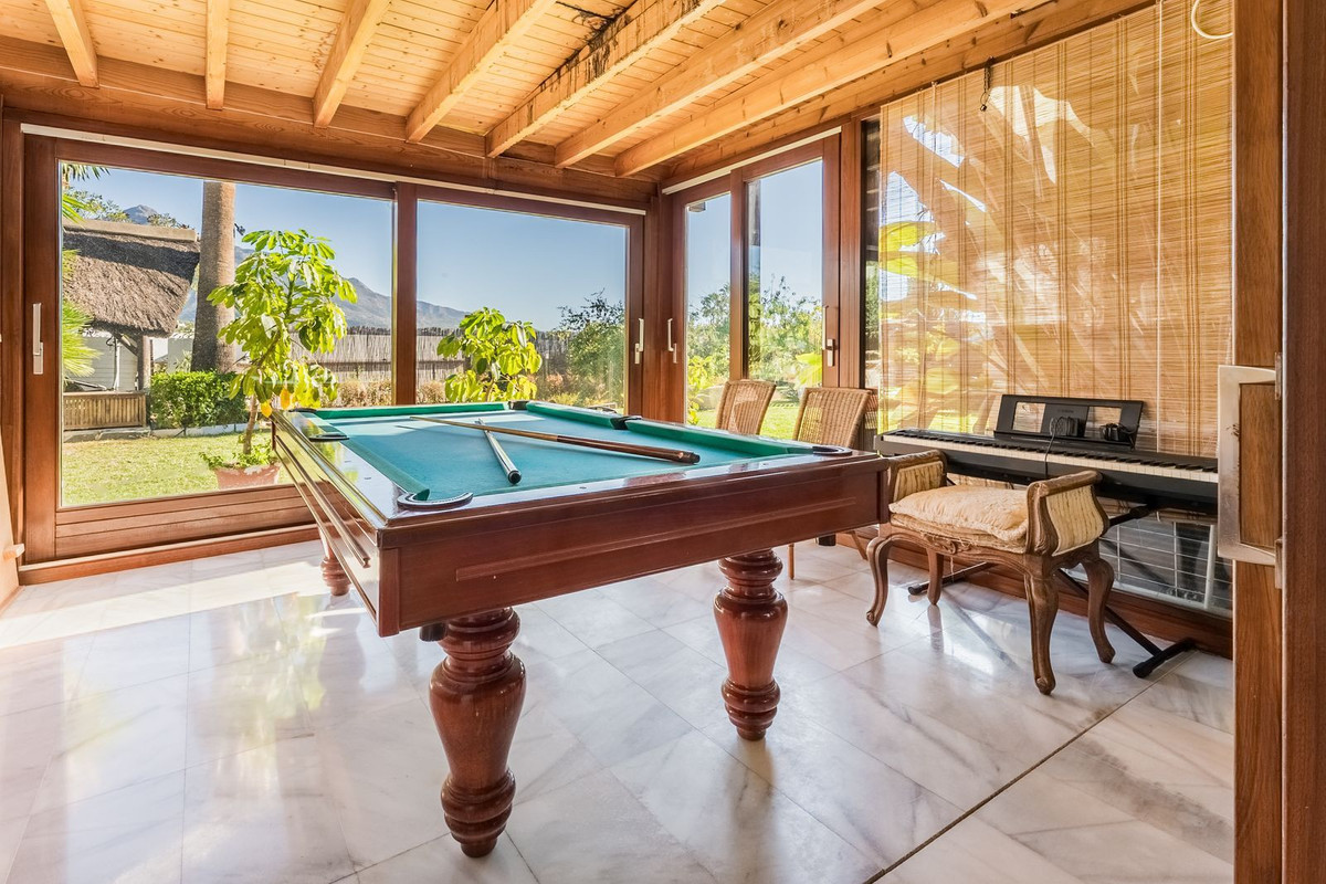 7 Bed Townhouse for sale in Nueva Andalucía Costa Del Sol, Málaga, Spain