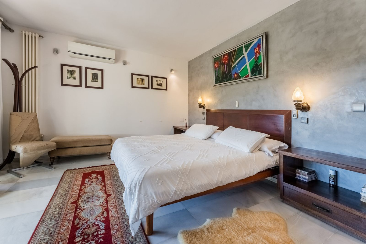 7 Bed Townhouse for sale in Nueva Andalucía Costa Del Sol, Málaga, Spain
