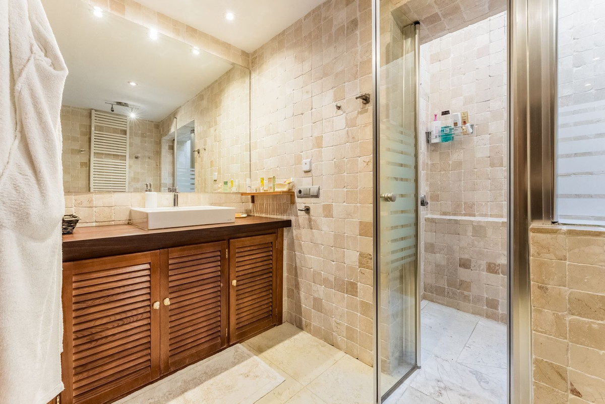 7 Bed Townhouse for sale in Nueva Andalucía Costa Del Sol, Málaga, Spain